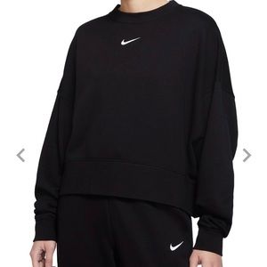 Brand new oversized Nike crew neck 🖤